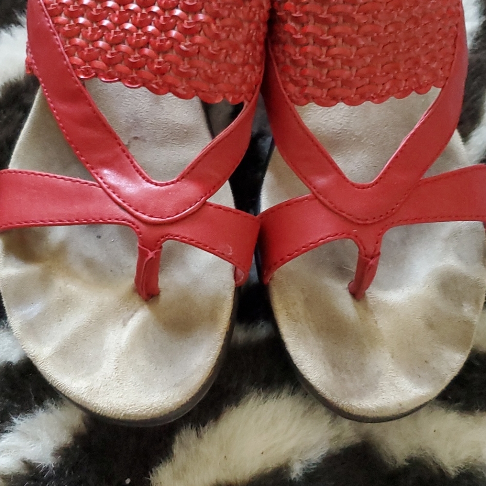 Red shoes - Picture 3 of 5